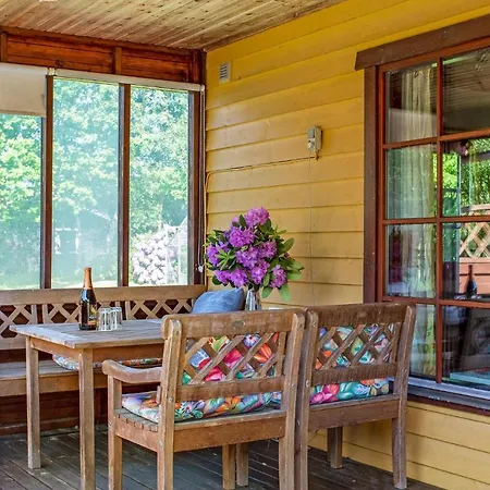 3 Bedroom Cozy In *